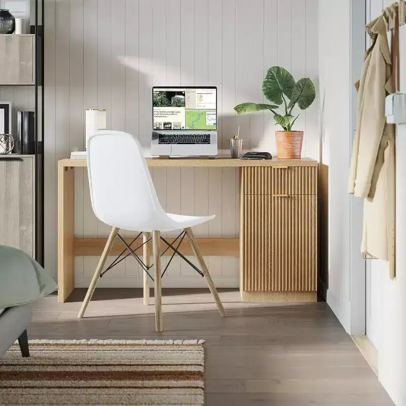 Scrivania direzionale scanalata da 60 pollici con cassetti, scrivania moderna per ufficio domestico con armadietto, postazione di lavoro per computer in legno per lavorare, studiare, scrivere, rovere