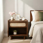 Comodino Moderno in Rattan con 1 Ripiano Aperto e 1 Cassetto
