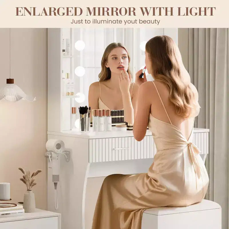 Toeletta Trucco con Specchio e 12 Luci LED, Tavolo da Trucco Moderno con Presa di Corrente, 2 Cassetti, Supporto per Asciugacapelli e Sgabello, per Camera da Letto